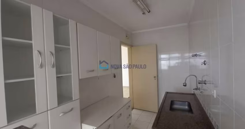 Apartamento com 2 quartos 2 banheiros  próximo ao metrô Saúde