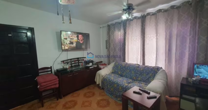 Vende Casa Com 3 DormitóriosSuítes e Vaga Para 5 Automóveis - Vl. Santa Catarina