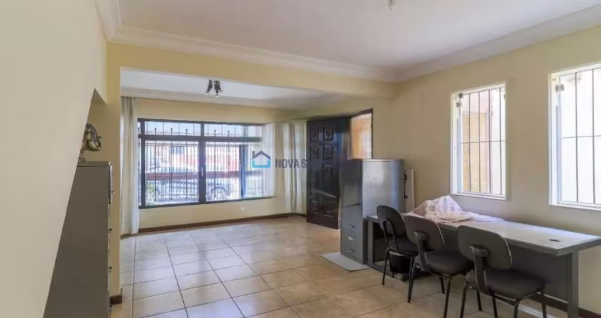 Sobrado com 185m² 3 Dormitórios sala 2 ambientes cozinha 2 banheiros lavanderia 2 vagas de garagem.