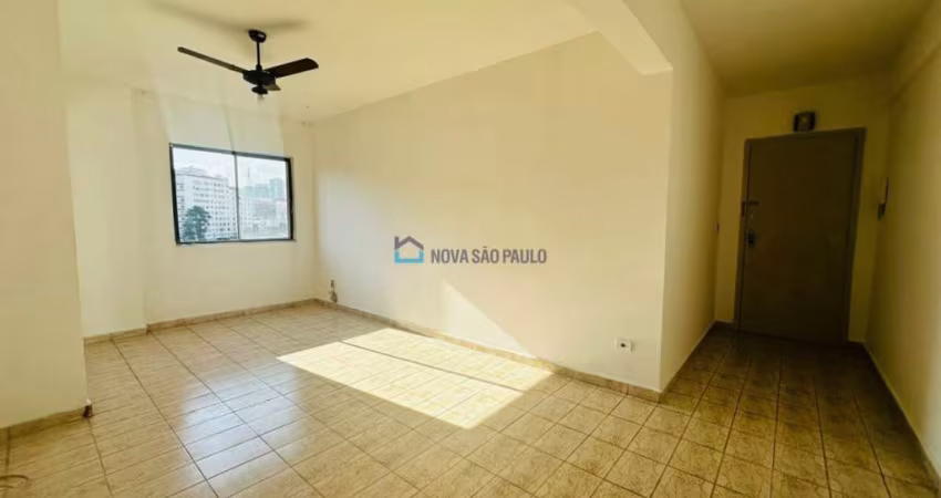 Apartamento com 72m², com 1 vaga de garagem  - Aclimação - Metrô Vergueiro.