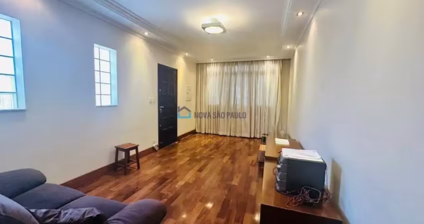 Casa com 4 dormitórios, sendo 1 suíte, e mais uma suíte  completa de empegada.