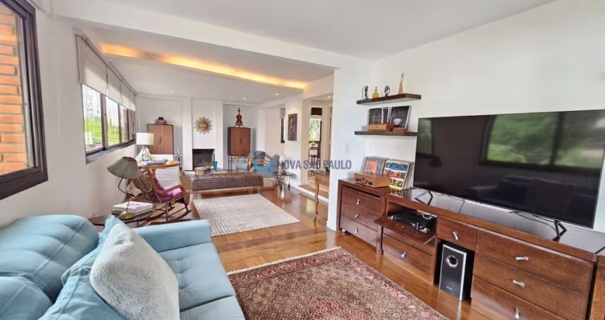 Apartamento no Campo Belo | 4 Quartos | 3 Suítes | 3 Vagas | Venda