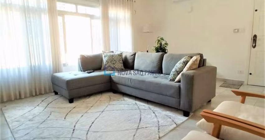 Casa com 3  dormitórios, 1 suítes e 2 vagas no Jardim da Saude.