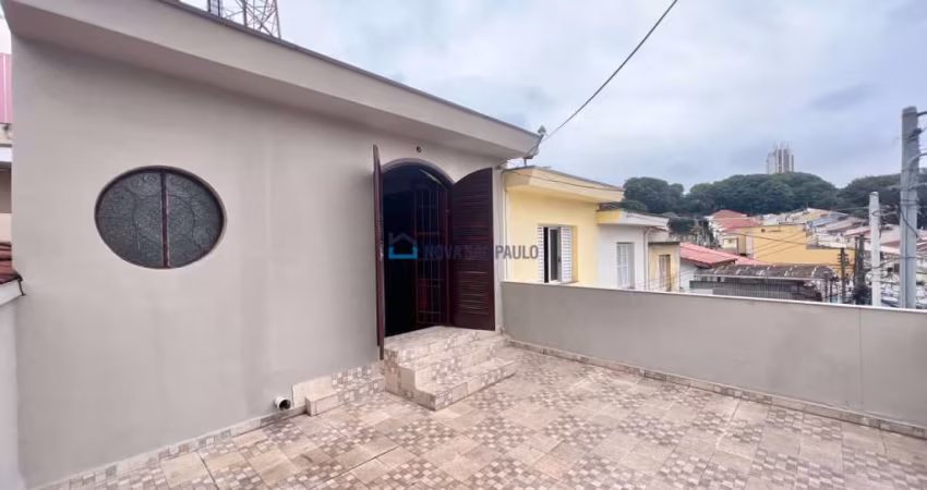 Sobrado à venda, com 2 dormitórios, 1 suíte, 2 vagas, próximo ao metrô Saúde