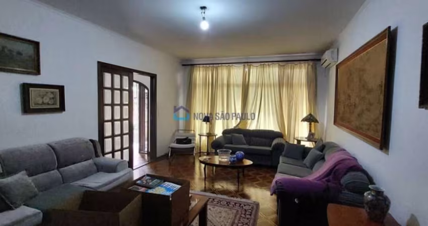 Casa com  4 quartos sendo 2 suites à  venda no  Planalto Paulista.