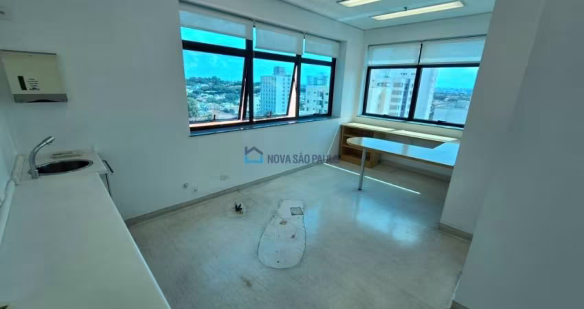 Sala comercial à venda na Saúde com 01 vaga !