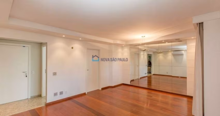 Venda. Brooklin Paulista. Apartamento 138M². 4 quartos. 3 vagas