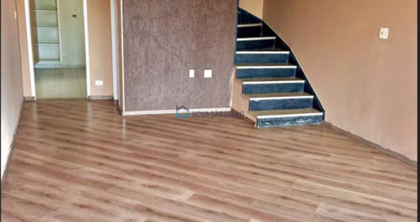 Sobrado, 132m² , 2 dormitorios , 2 vagas ! Campo Belo!