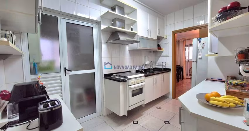 Apartamento, próximo ao metrô Praça da Árvore com 2 vagas livres e depósito privativo!