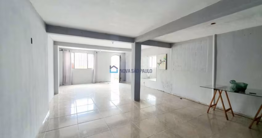 Casa Térrea, na Vila Guarani, com 2 quartos sendo 1 suíte