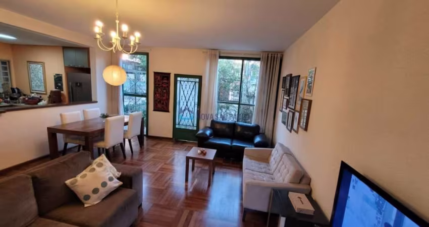 Casa térrea com 3 dormitório sendo 2 suítes e um lindo quintal