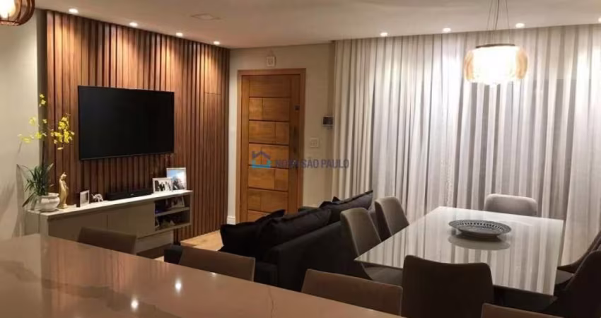 Casa à venda no Planalto Paulista com 3 quartos e 1 vaga de garagem.