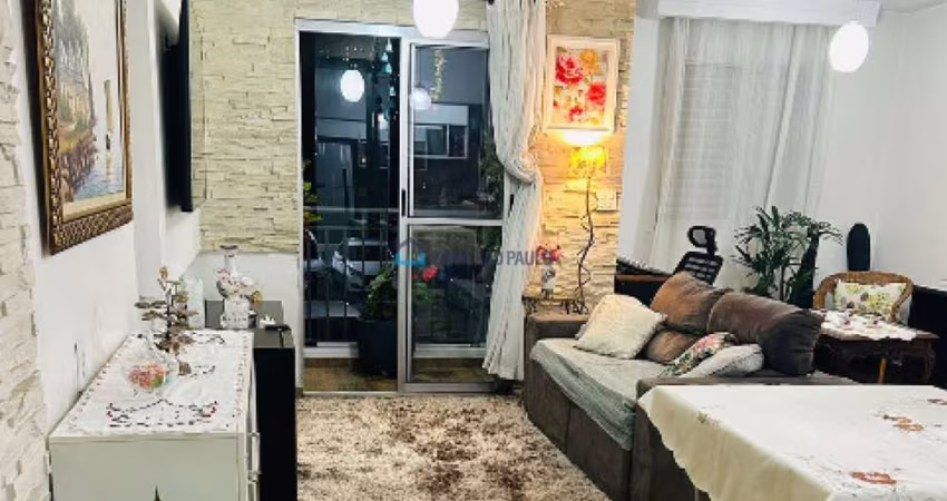 Apartamento 2 dormitórios, suíte, 1 vaga 56m² - reformado - Vila Liviero
