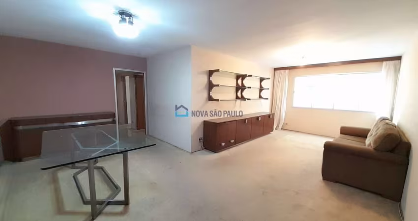 Apartamento com 150m². 3 dormitórios. 1 suíte. 1 vaga.