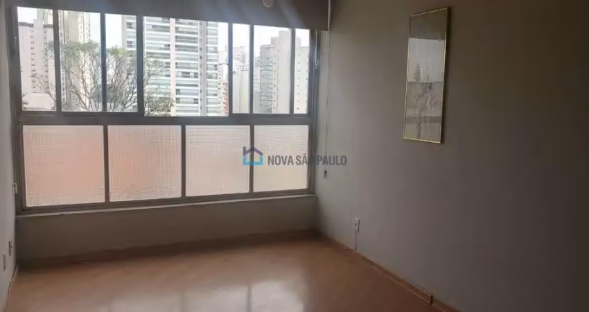 Apartamento à venda na Vila Clementino com 3 quartos e 1 vaga de garagem.