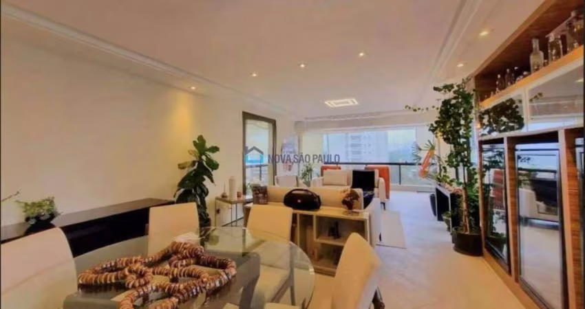 Apartamento 211m²  04 dormitórios 03 suítes 03 vagas de garagem - Moema Pássaros