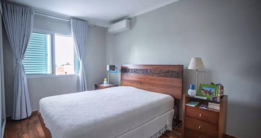 Sobrado com 163m² 3 dorms sala estar e jantar cozinha banheiro lavabo lavanderia 2 vagas de garagem.