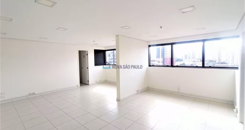 Sala comercial de 60mts ao lado da estação São Judas do Metrô.
