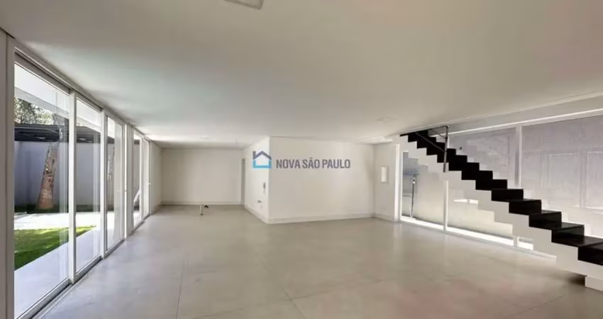 Casa em condomínio com 472m² em jardim dos estados.