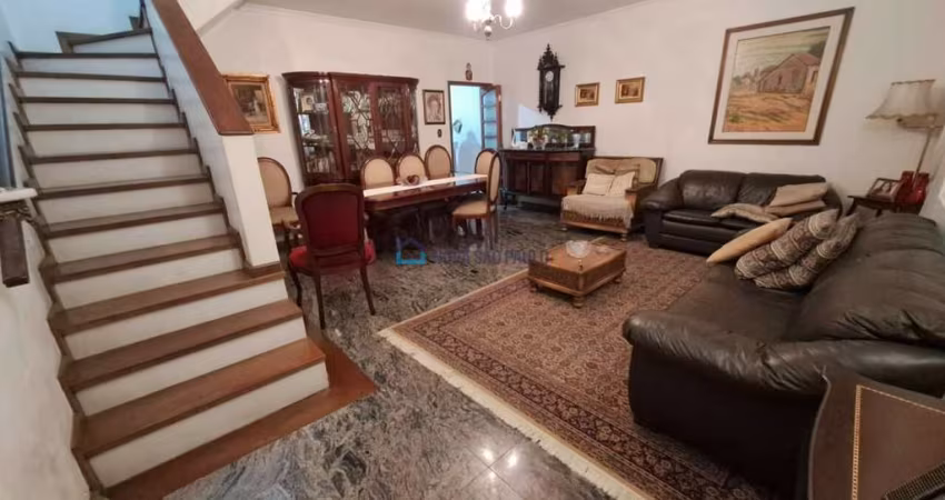 Casa de Vila à venda no Planalto Paulista com 3 quartos 3 3 vagas de garagem.