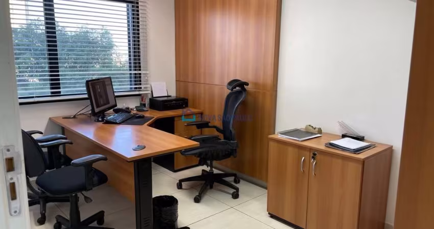 Sala Comercial na Saúde com 01 Vaga !