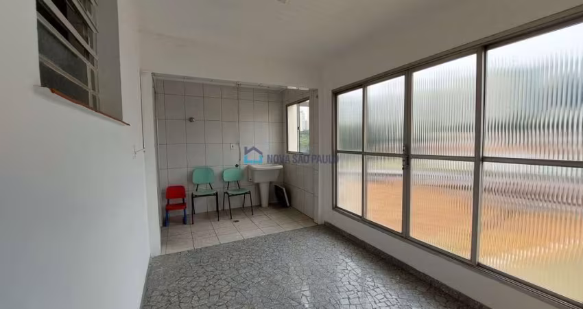 Casa à venda, 2 quartos, 120m², 2 vagas, próximo ao metrô