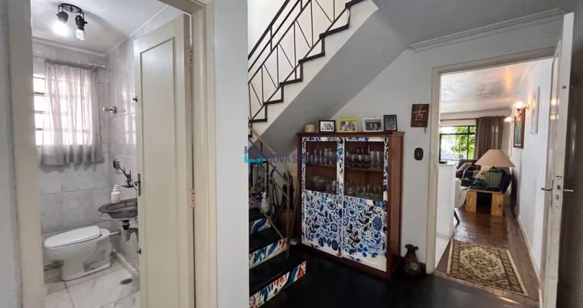 Casa à venda no Jabaquara, 276m2,  3 dormitórios, 2 vagas, 4 banheiros
