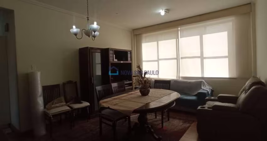 Apartamento na Vila Mariana,  2 Dormitórios + Dependencias