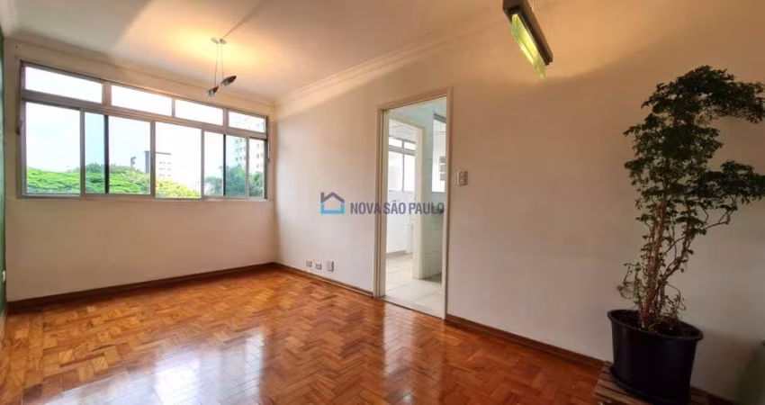 Apartamento à venda de 83m² , 02 dormitórios em Moema.