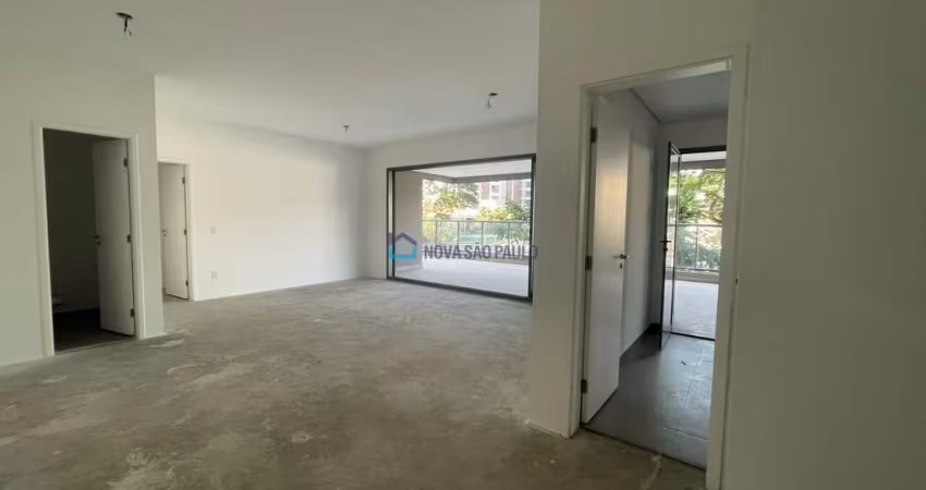 Apartamento Garden à venda, 217m², 4 quartos, suítes, 3 vagas no Campo Belo