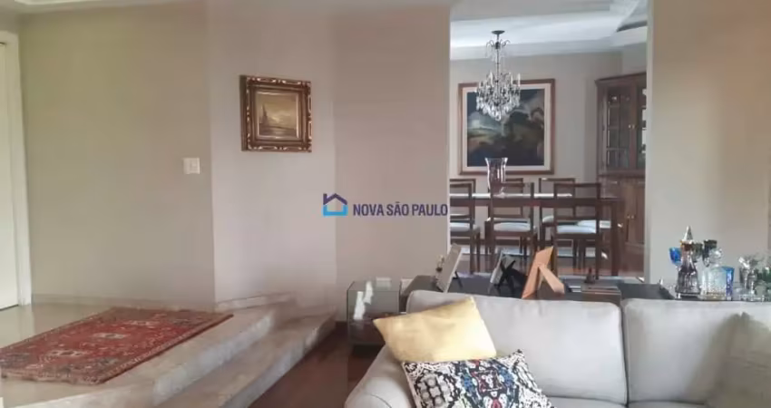 Moema. apartamento com 172m². com  3 quartos. 3 vagas.