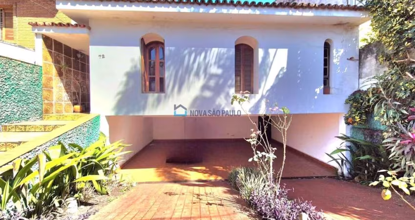 Casa de Vila, térrea à venda, com quintal maravilhoso, entrada lateral, no Planalto Paulista!