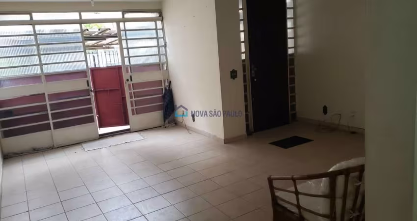 Casa a venda em Moema Pássaros com 03 dormitórios e 02 vagas
