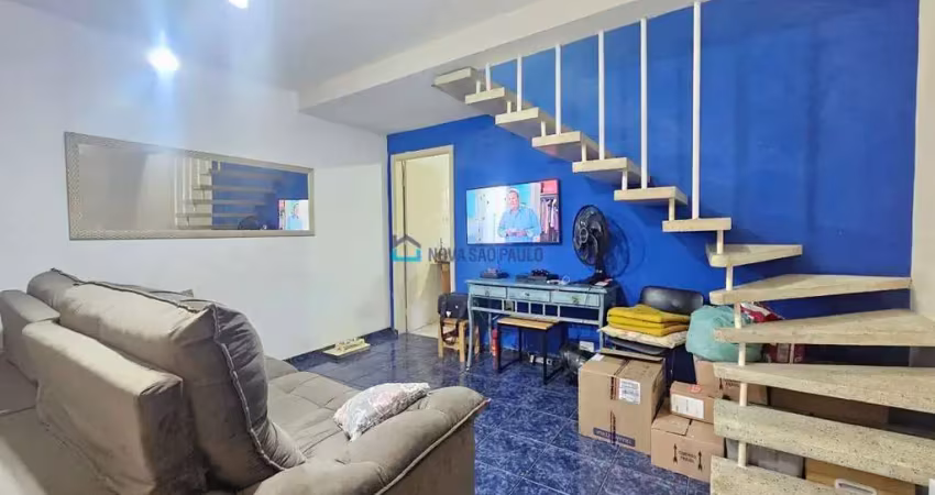 Sobrado na  vila guarani, com 2 dormitórios e garagem.