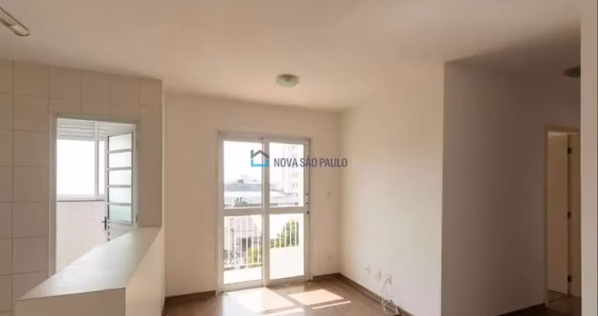 Apartamento na vila santa catarina com 2 quartos e 1 vaga de garagem.