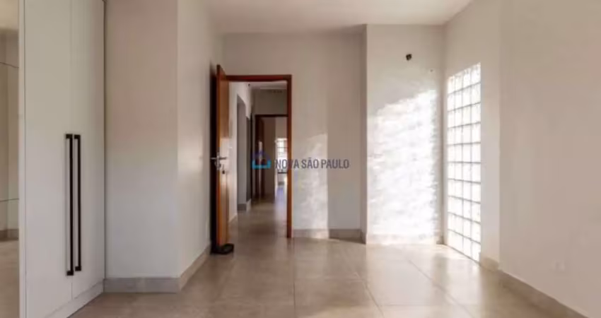 Sobrado 250m²  04 dormitórios 05 vagas - campo belo