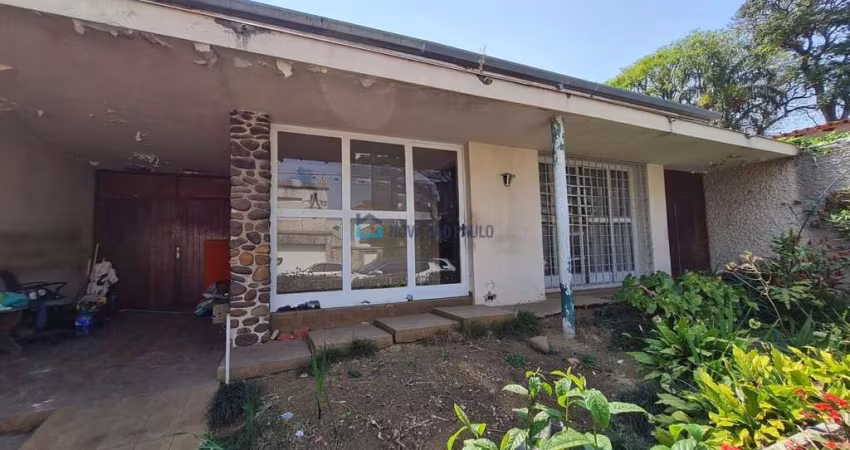 Terreno de 268 m² com uma casa com 197 m², próximo do Metrô Eucaliptos.