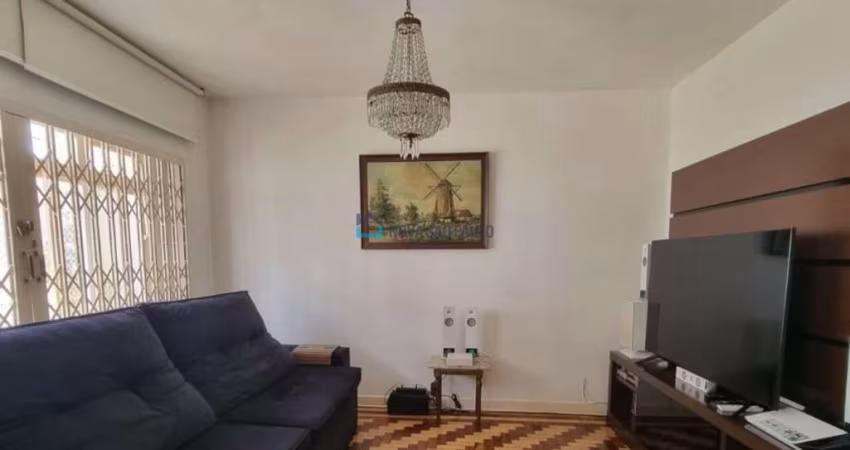 Venda. Planalto Paulista. Casa com 200M². 4 quartos. 4 vagas.