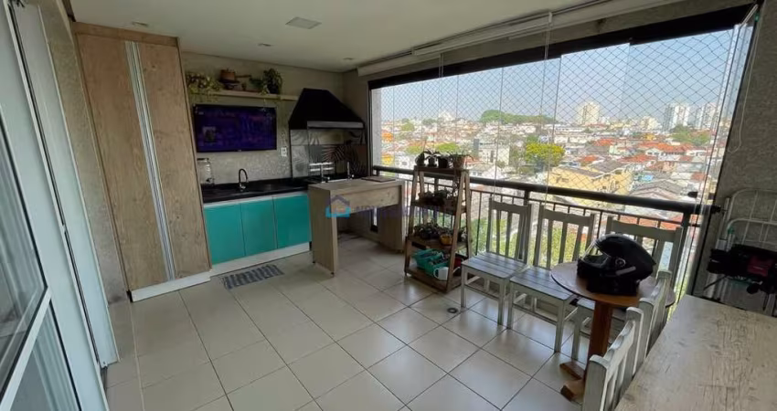 Apartamento com sacada gourmet com 94 m².