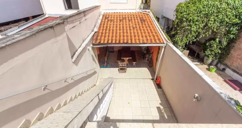 Sobrado com 210m² sendo 3 dormitórios sala cozinha 3 banheiros lavanderia 1 vaga de garagem