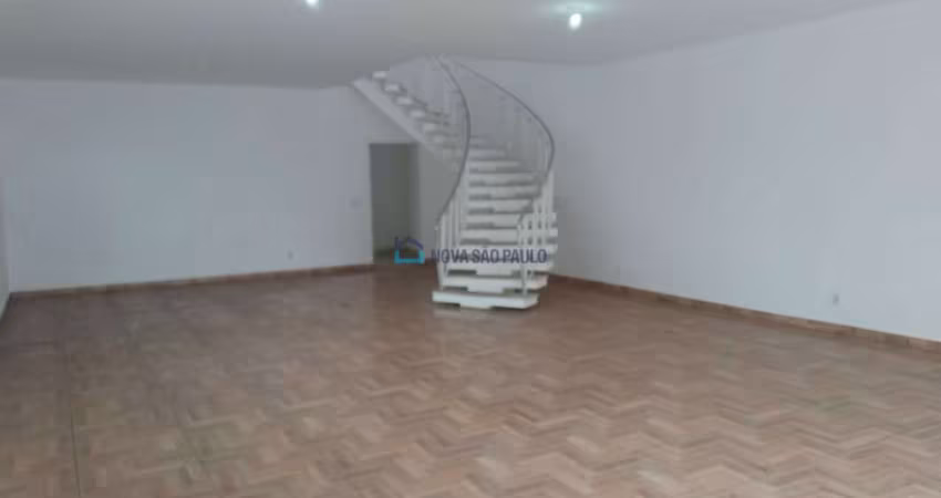Sobrado Comercial  à venda na Avenida Indianópolis Planalto Paulista.