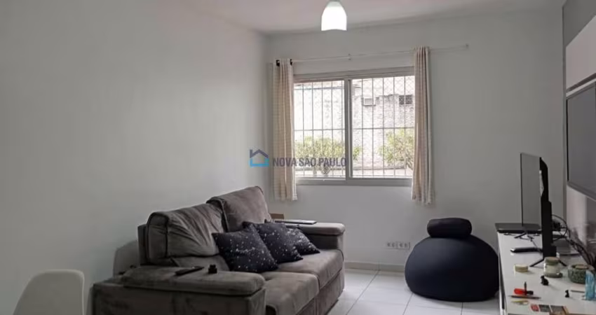 Apartamento , 60m2 , 2 dormitórios,  1 vaga, piscina, ao lado metrô Saúde