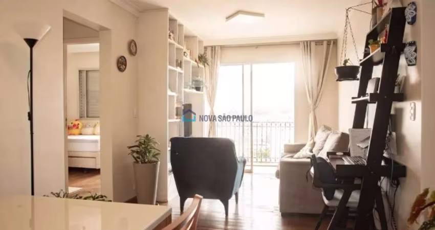 Apartamento com 61 metros próximo ao Metrô Praça da Árvore.