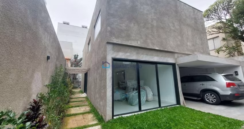Sobrado Planalto Paulista, 4 Dormitórios, 2 vagas, Quintal e Edícula
