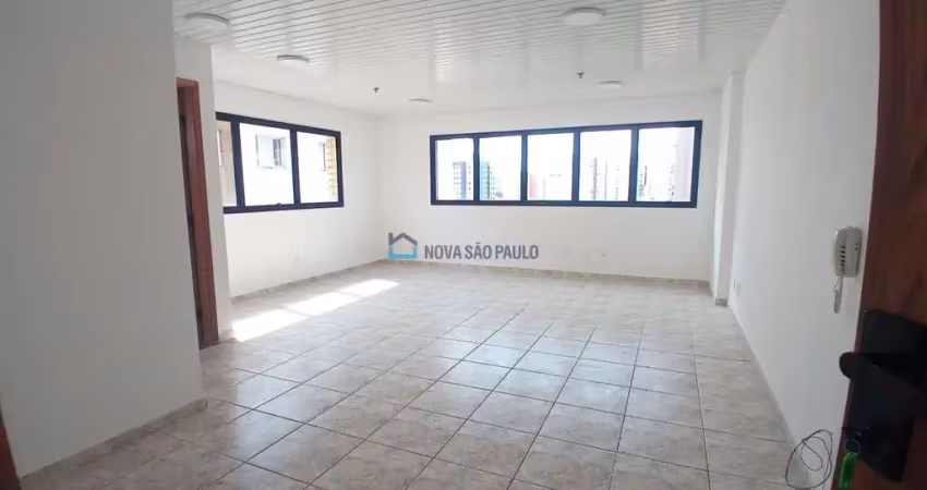Sala comercial para venda ! a 300 metros do metrô praça da árvore!