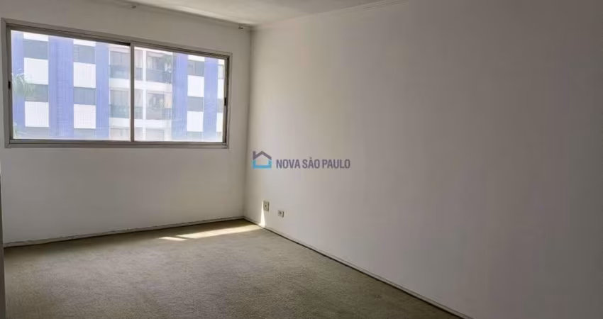 Apartamento à venda, 74m2 a 15 minutos do metrô em Vila Gumercindo