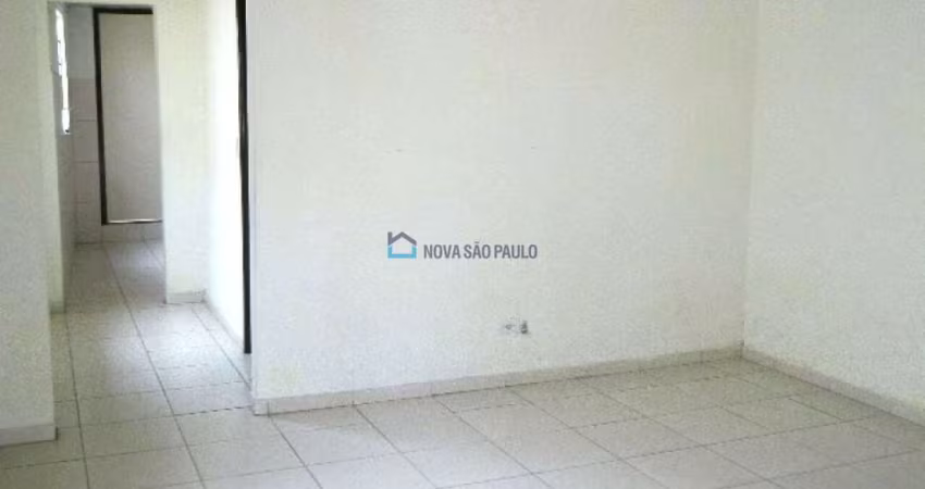 Casa Térrea à Venda - Metrô Jabaquara - 2 casas no mesmo terreno, 2 quartos 1 vaga coberta