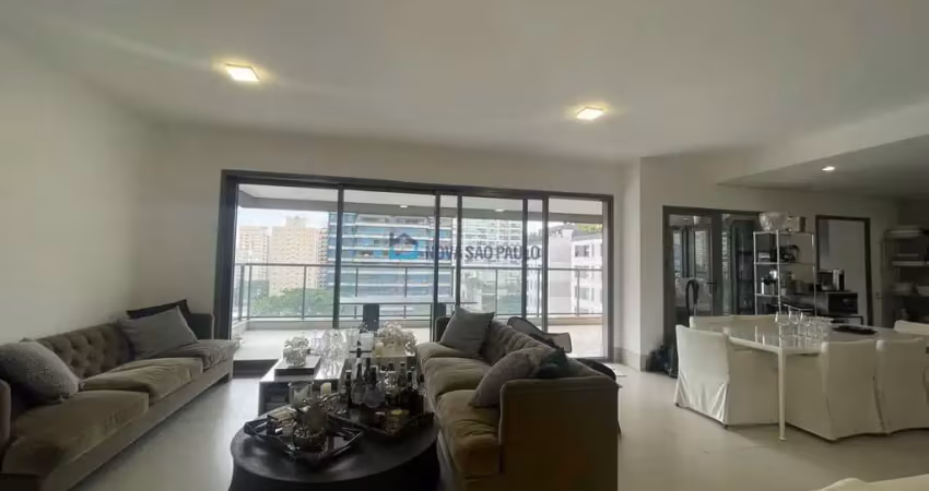 Apartamento à venda, no Campo Belo, 3 quartos sendo 3 suítes, prédio novo