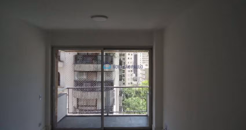 Apartamento próximo ao metrô Moema.