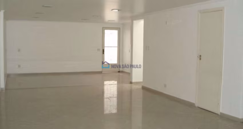 Sobrado Comercial com 204 Metros, Frente 7 Metros,  Próximo Hospital Sao Paulo